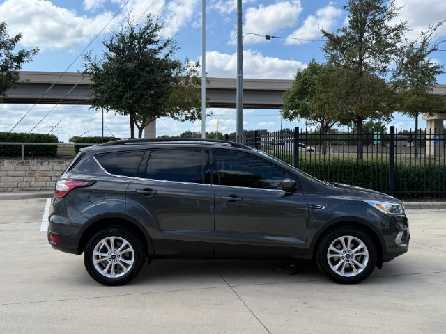 Used 2018 Ford Escape SE FWD image 5
