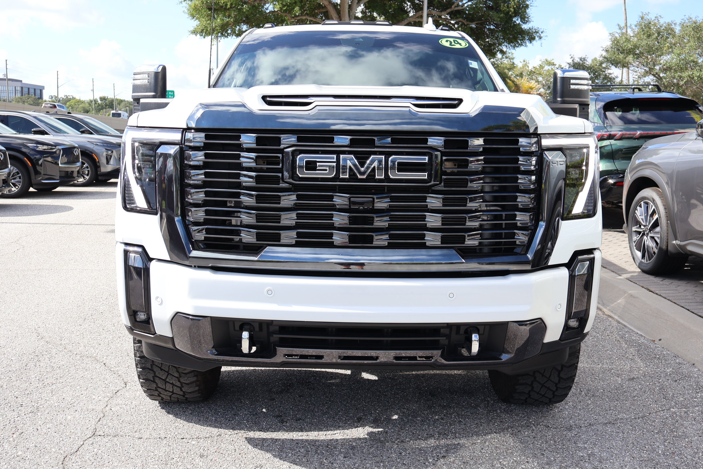 Used 2024 GMC Sierra 3500 Denali Ultimate AWD/4WD image 12