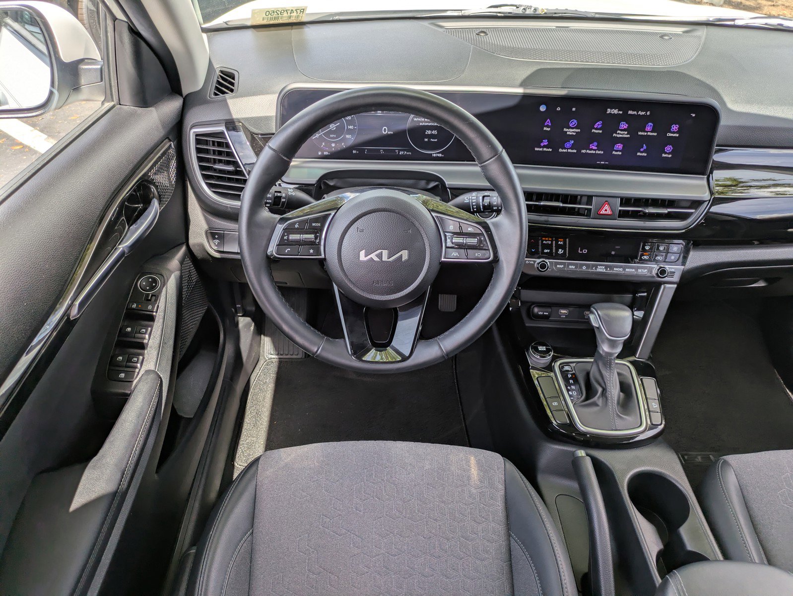 Certified 2024 Kia Seltos S image 13