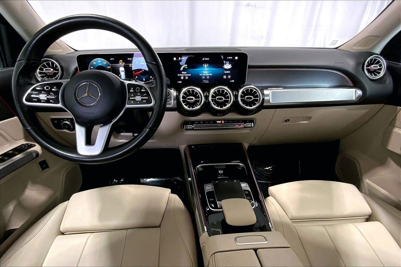 Used 2020 Mercedes-Benz GLB 250 w/ Premium Package image 15