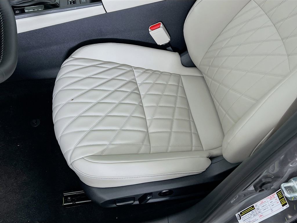New 2026 Nissan Sentra SL FWD image 18