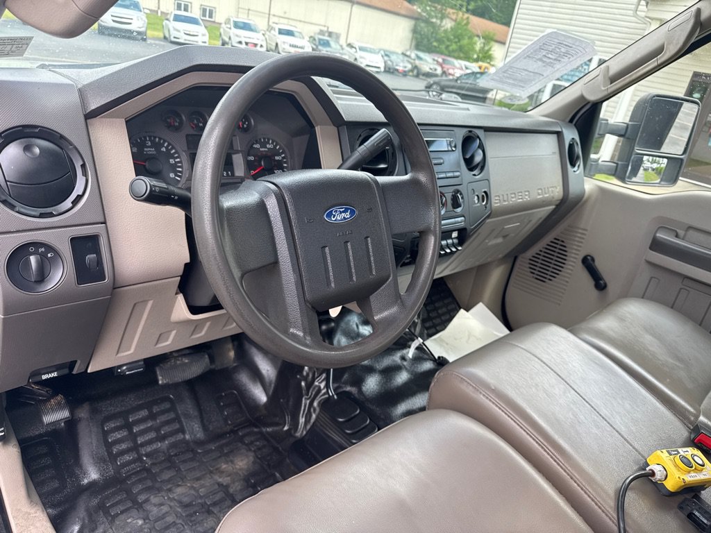 Used 2008 Ford F350 4x4 Regular Cab DRW Super Duty image 12