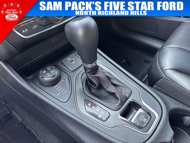 Used 2022 Jeep Cherokee Trailhawk image 28