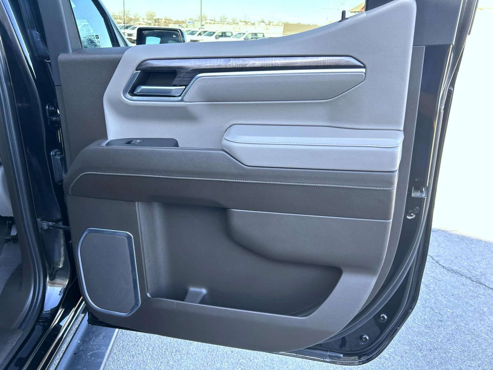 Certified 2023 Chevrolet Silverado 1500 LTZ w/ Z71 Off-Road Package image 20