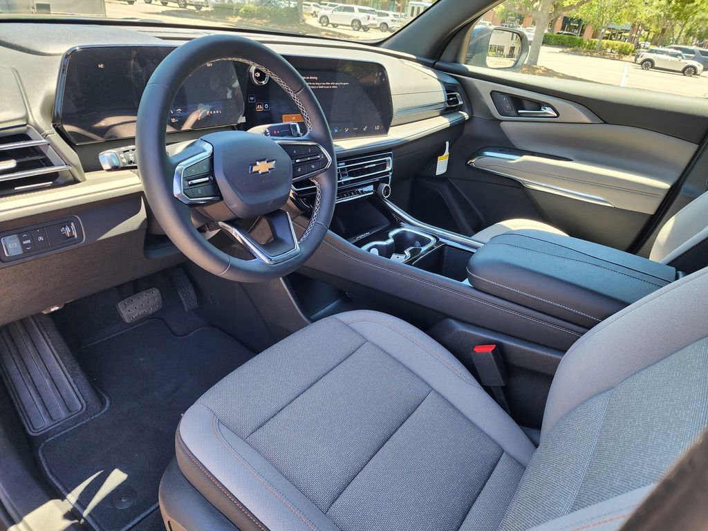 New 2025 Chevrolet Traverse LT image 9