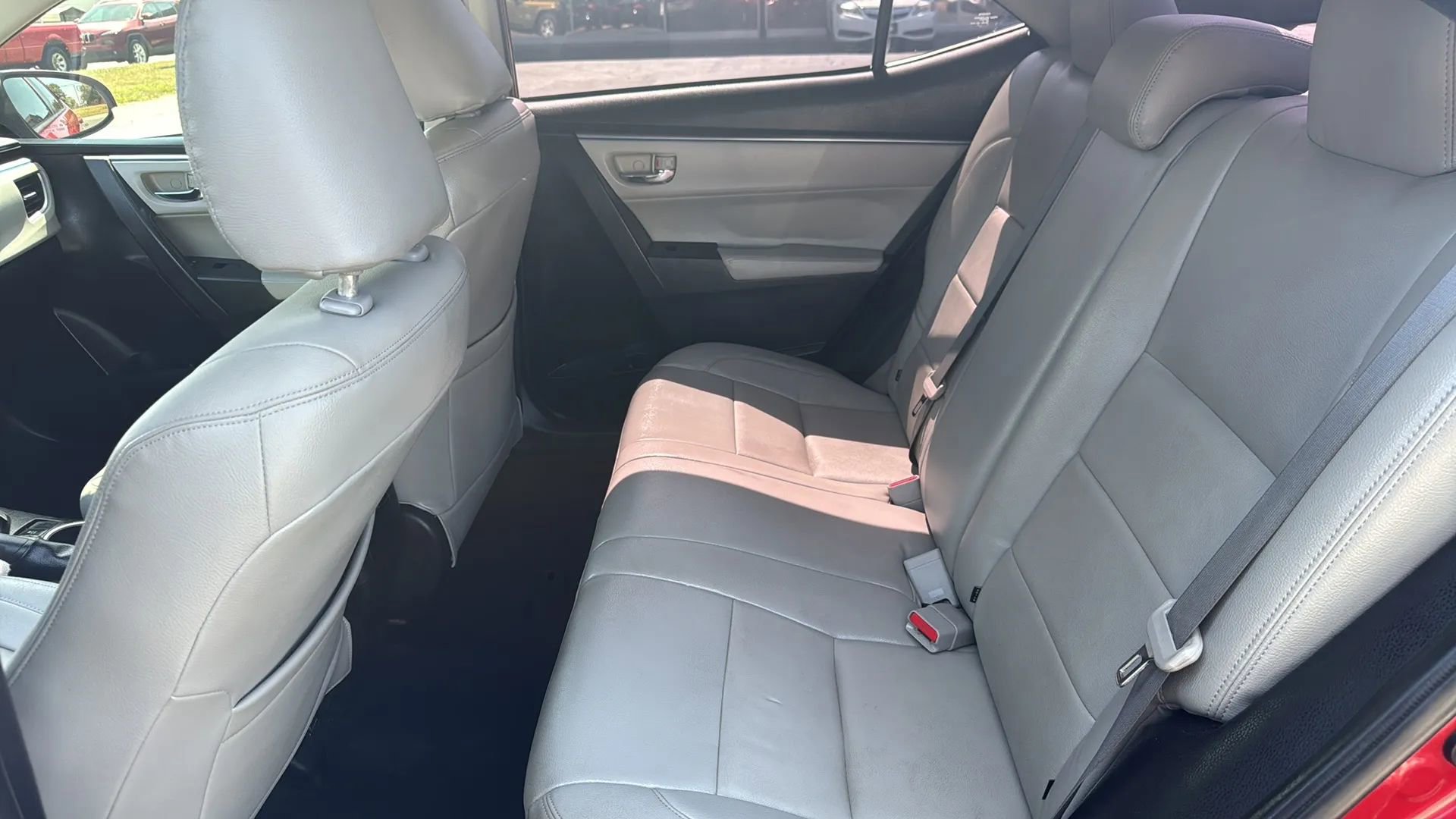 Used 2014 Toyota Corolla LE image 14