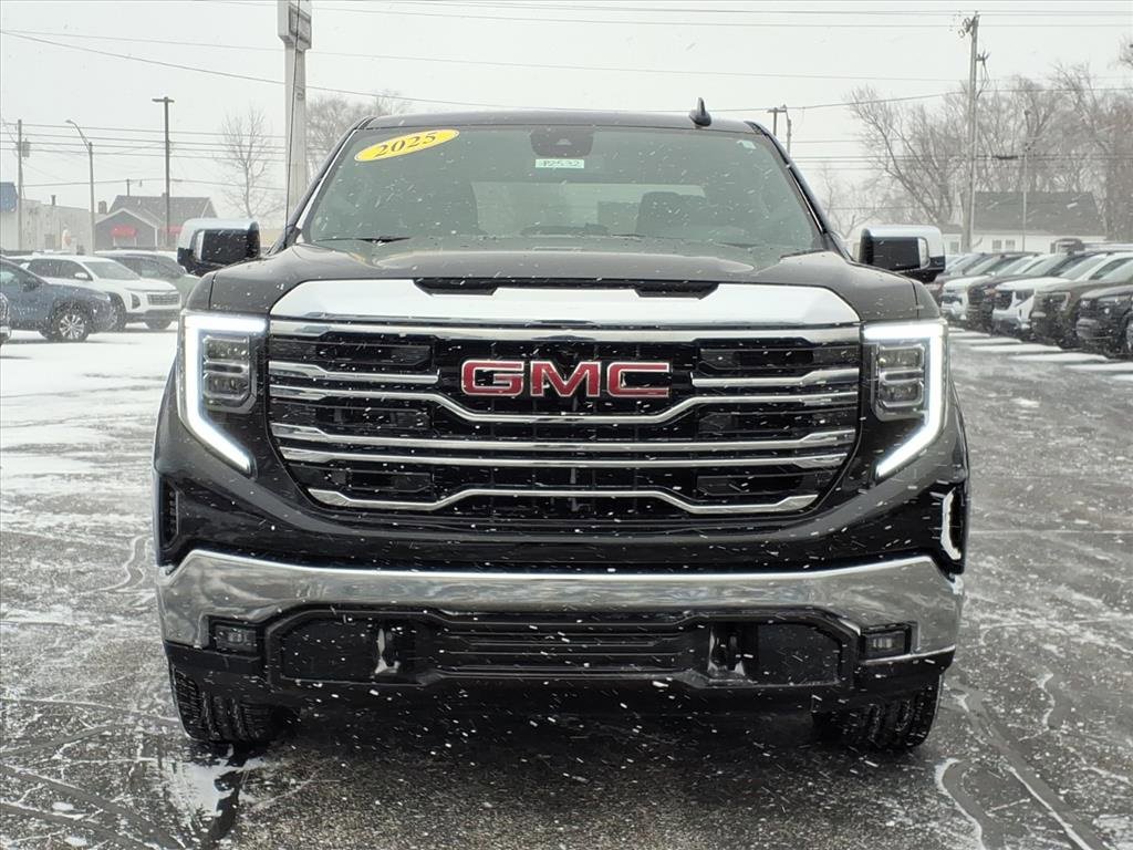 Certified 2025 GMC Sierra 1500 SLT image 2