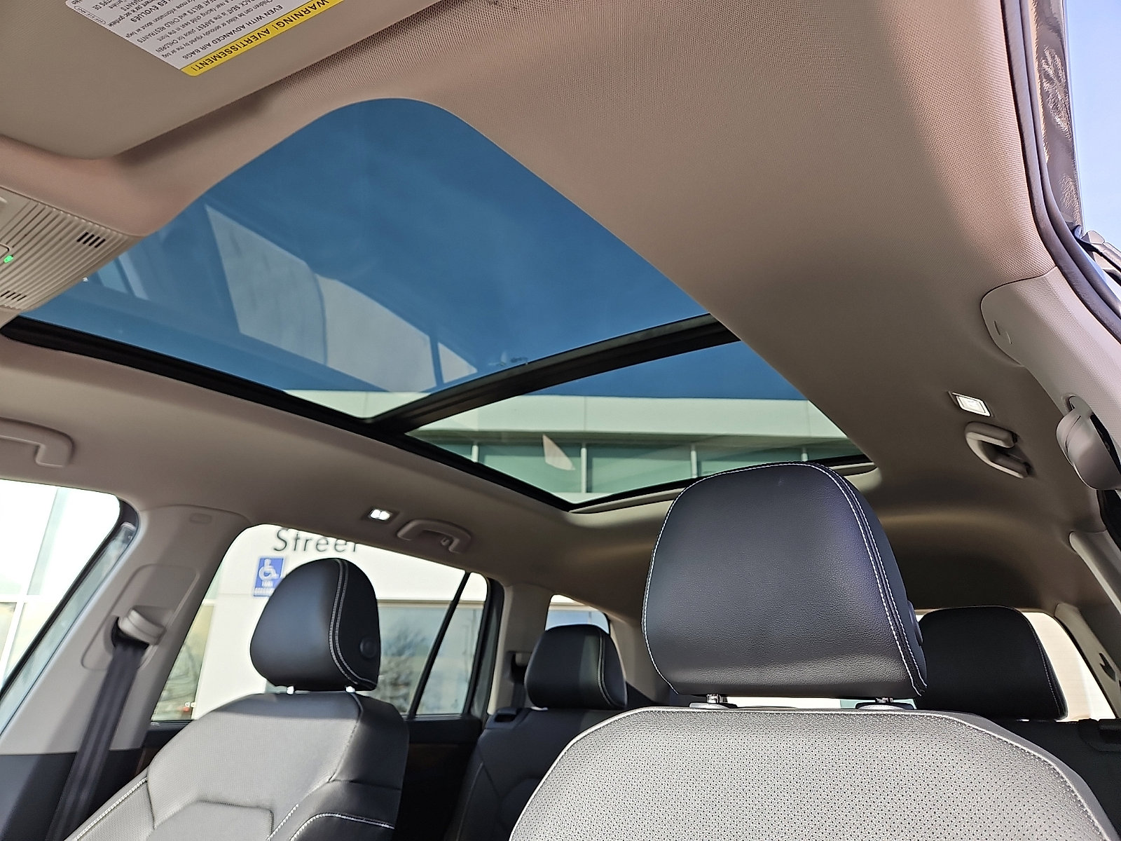 New 2026 Volkswagen Atlas SE image 14