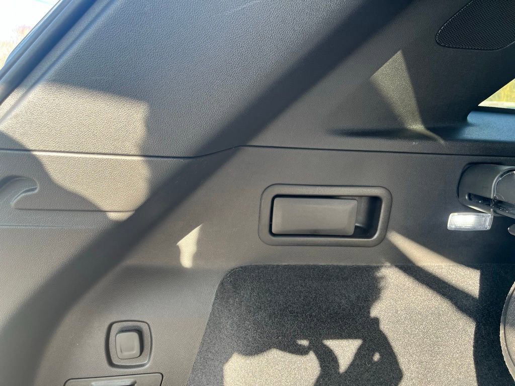 Used 2024 Cadillac XT5 Sportv w/ LPO, Floor Liner Package AWD/4WD image 16