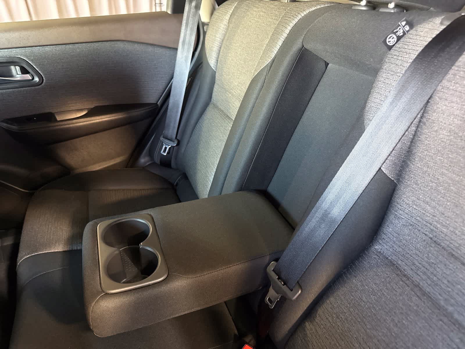 Used 2022 Nissan Rogue SV FWD image 16