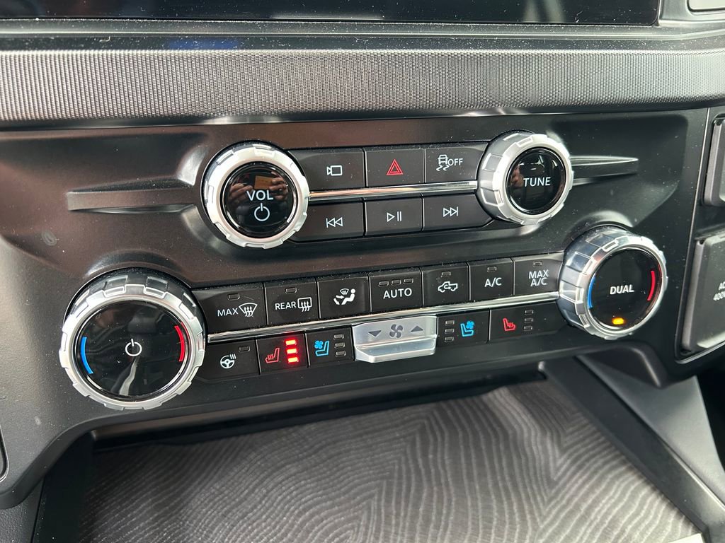 Used 2025 Ford F350 Platinum image 30