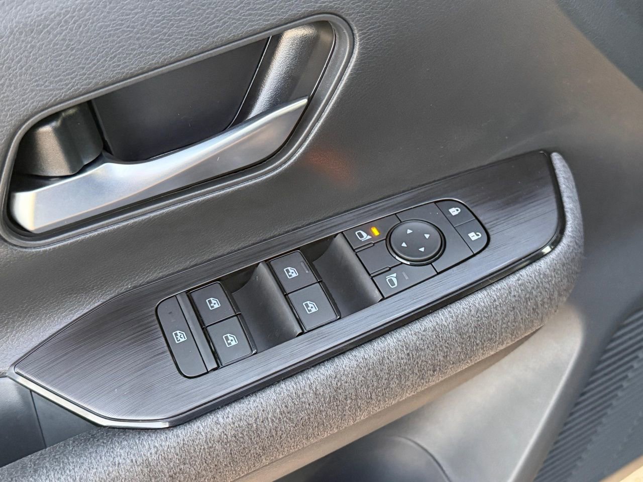 New 2026 Nissan Kicks SV AWD/4WD image 22