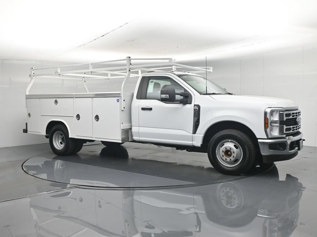 New 2026 Ford F350 XL w/ XL Chrome Package RWD image 29