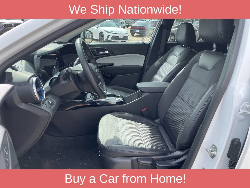 Used 2025 Chevrolet Trax LT w/ LT Convenience Package FWD image 8