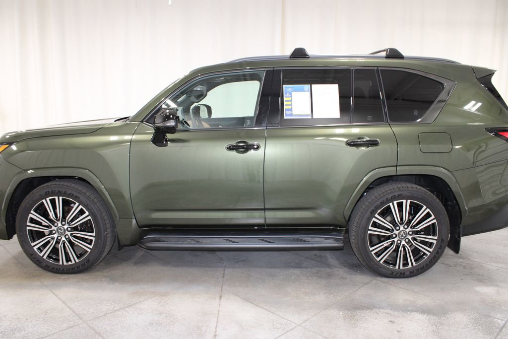 Used 2025 Lexus LX 700h Luxury image 6