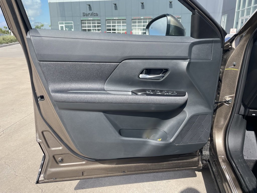 New 2025 Nissan Kicks SV w/ SV Premium Package image 13