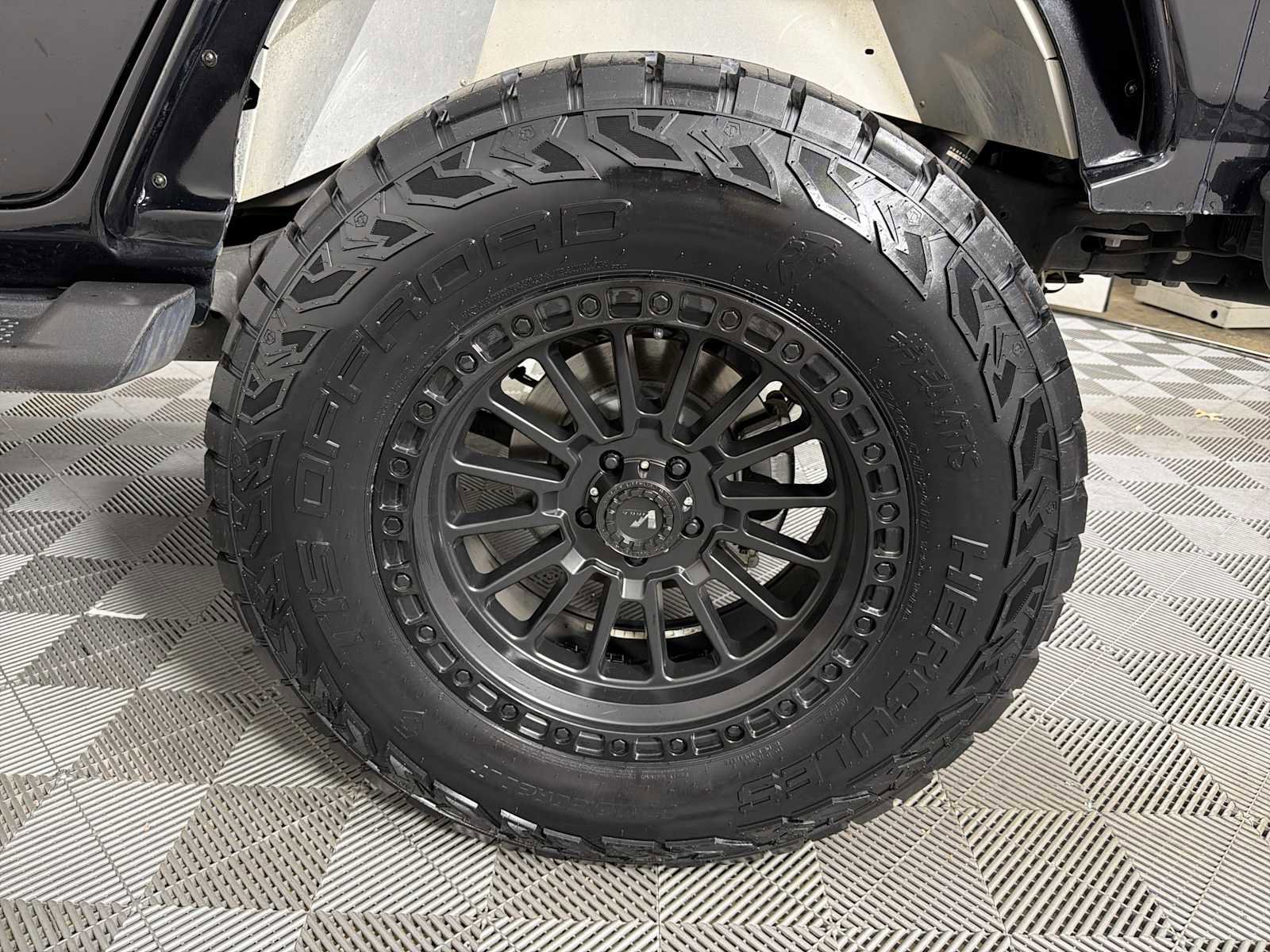 Used 2022 Jeep Wrangler Unlimited Sahara w/ Cold Weather Group image 21