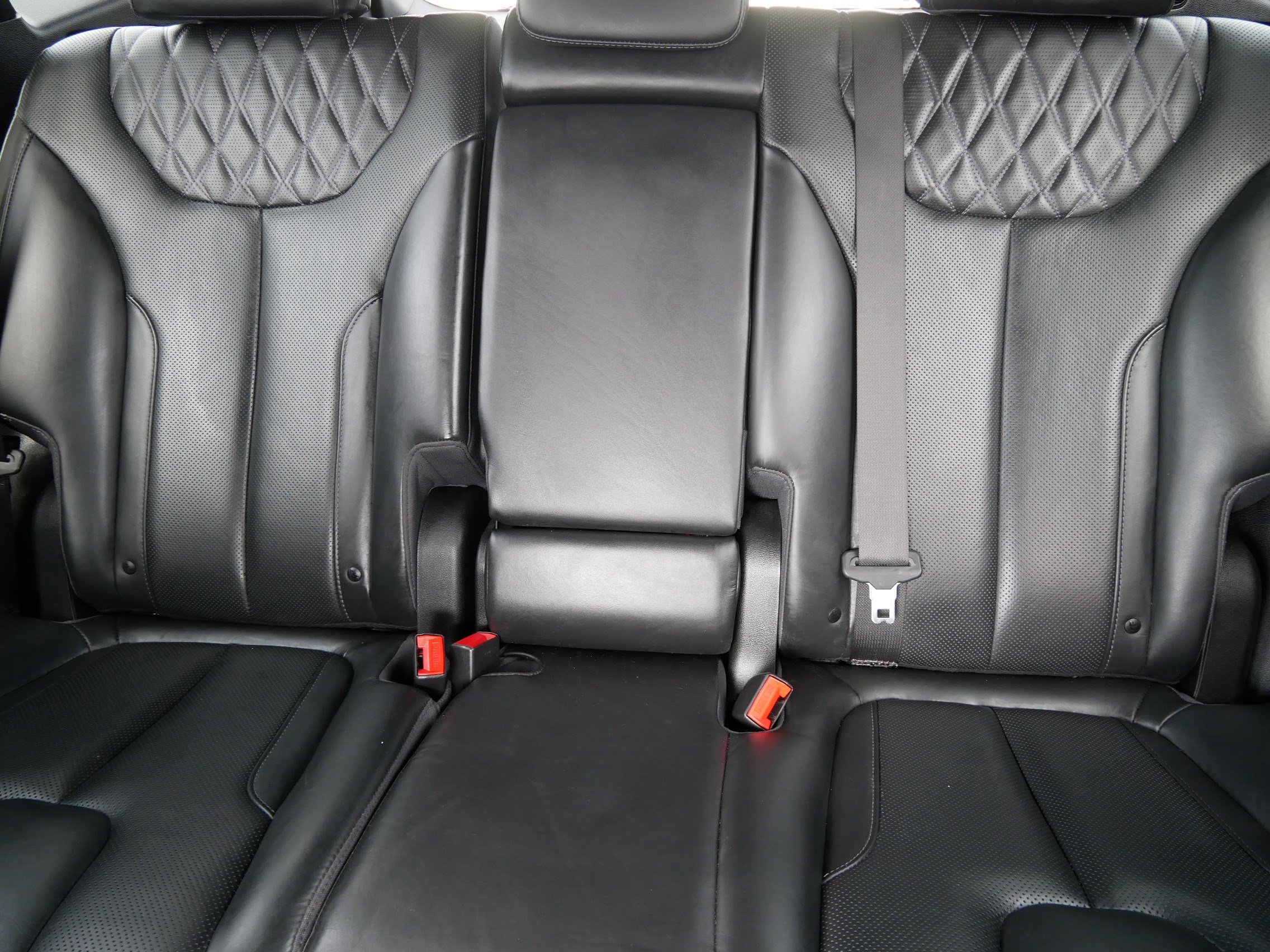 Used 2022 Hyundai Santa Fe Calligraphy AWD/4WD image 13