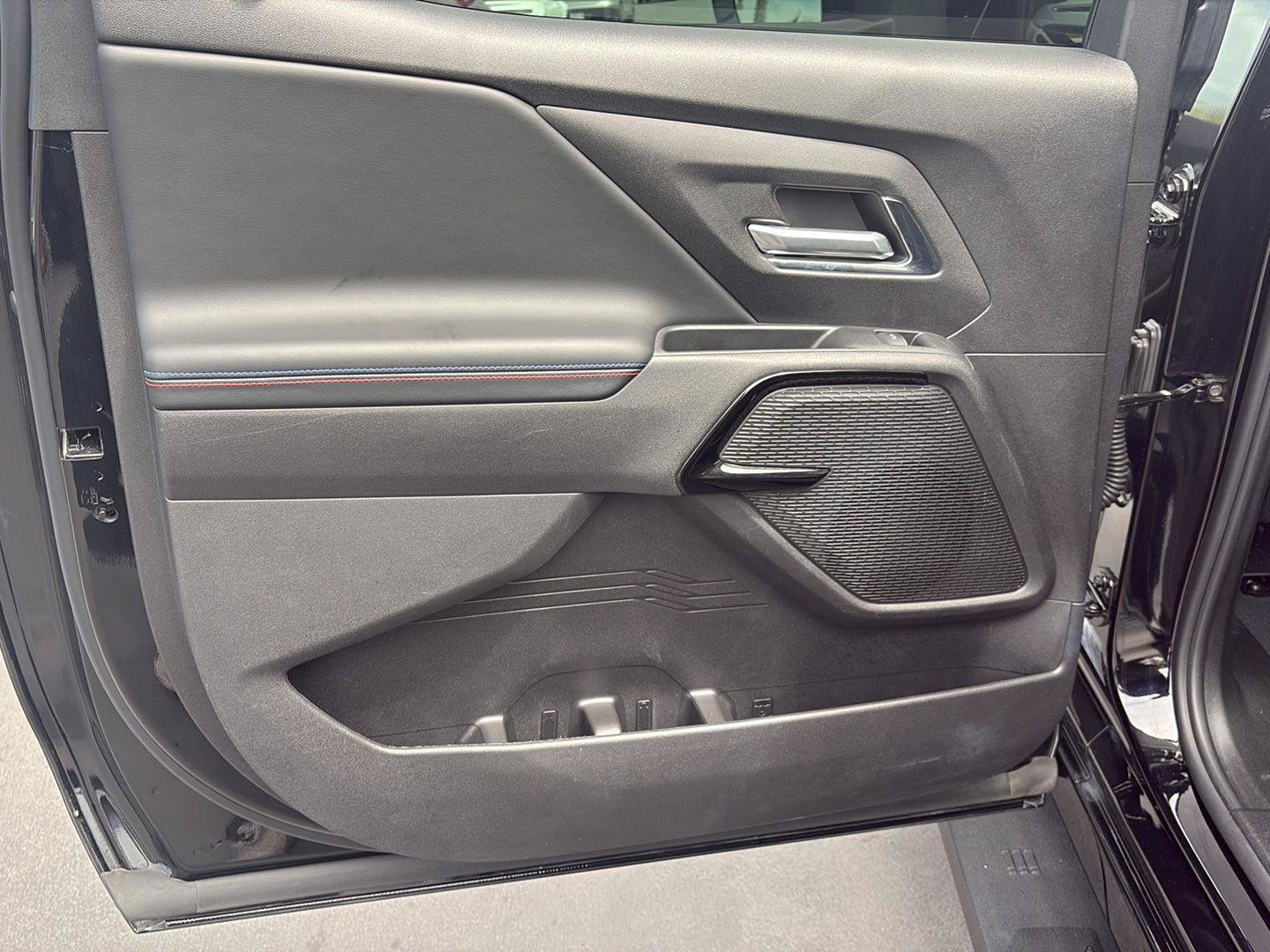 Used 2025 Chevrolet Silverado EV RST AWD/4WD image 32