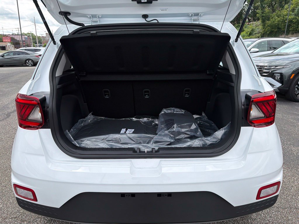New 2026 Hyundai Venue SEL FWD image 11