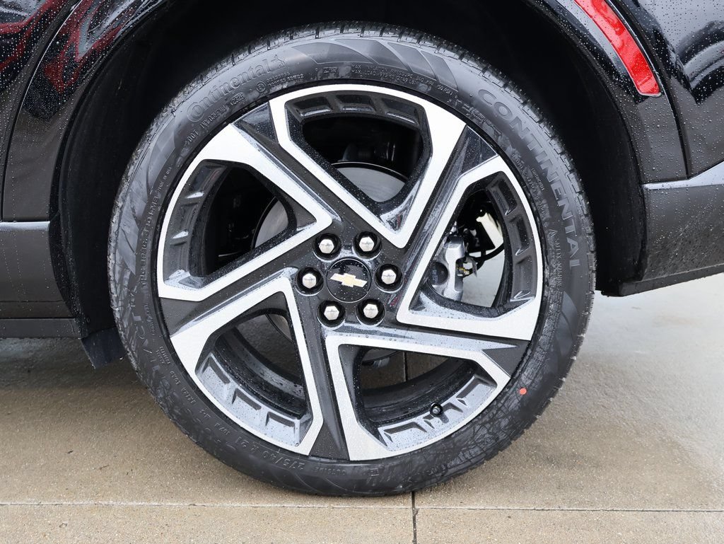New 2026 Chevrolet Equinox EV LT w/ Convenience Package II FWD image 38