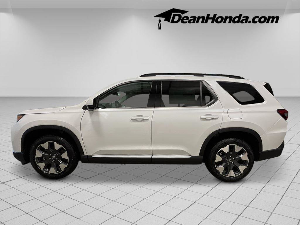 New 2026 Honda Pilot Touring image 2