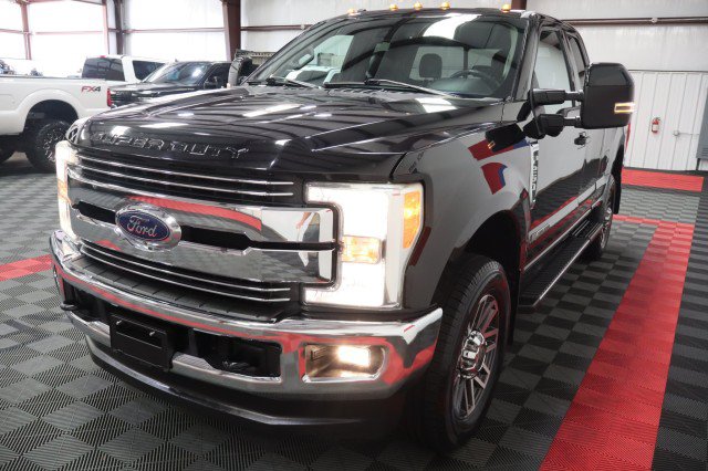 Used 2017 Ford F250 Lariat w/ Tow Technology Bundle AWD/4WD image 22