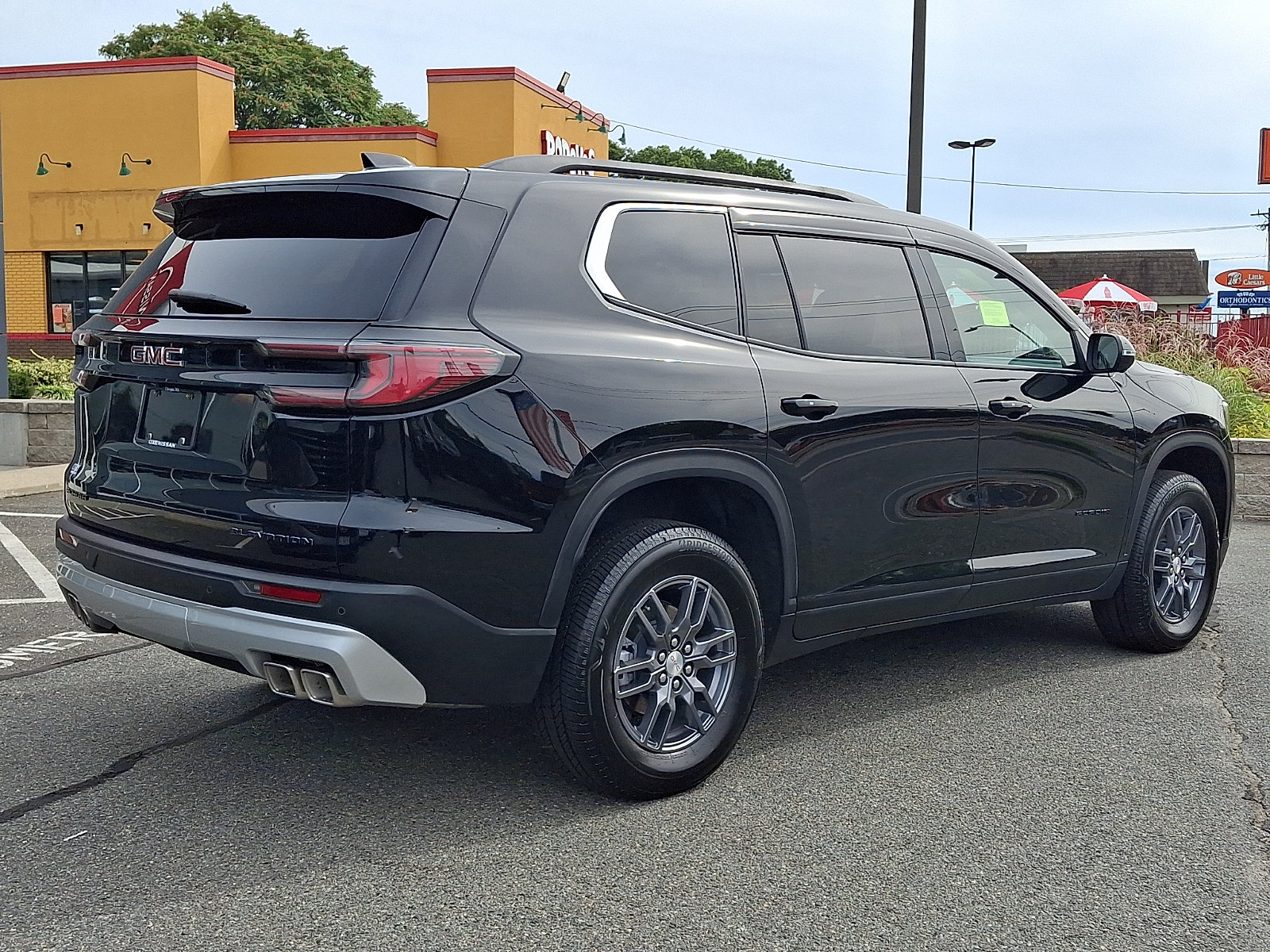 Used 2025 GMC Acadia Elevation AWD/4WD image 7