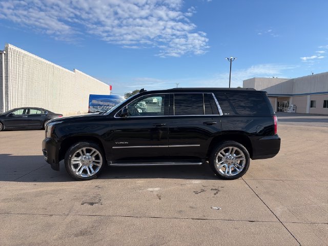 Used 2017 GMC Yukon SLT w/ Premium Edition AWD/4WD image 2