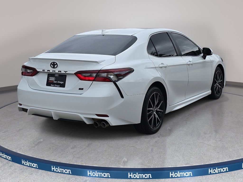 Used 2022 Toyota Camry SE image 6
