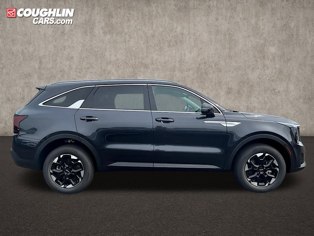 New 2025 Kia Sorento S image 3