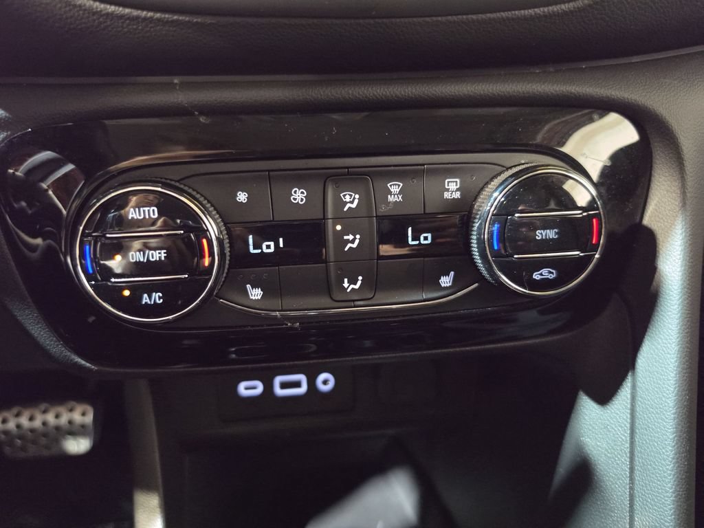 Used 2023 Buick Encore GX Select w/ Sport Touring Package FWD image 16