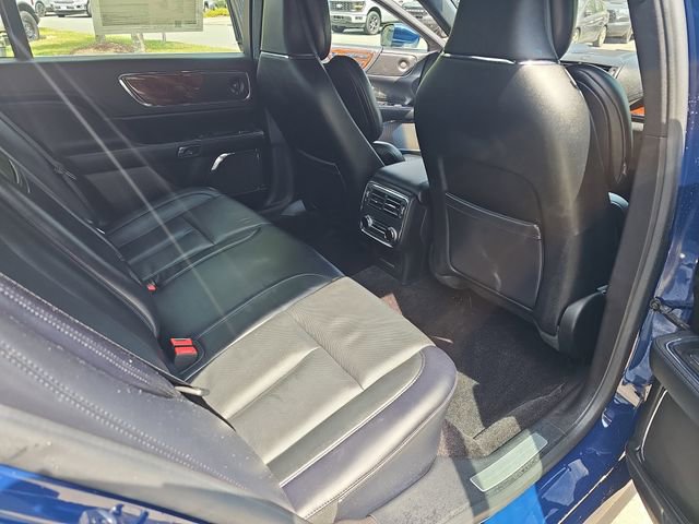 Used 2018 Lincoln Continental Reserve FWD image 11