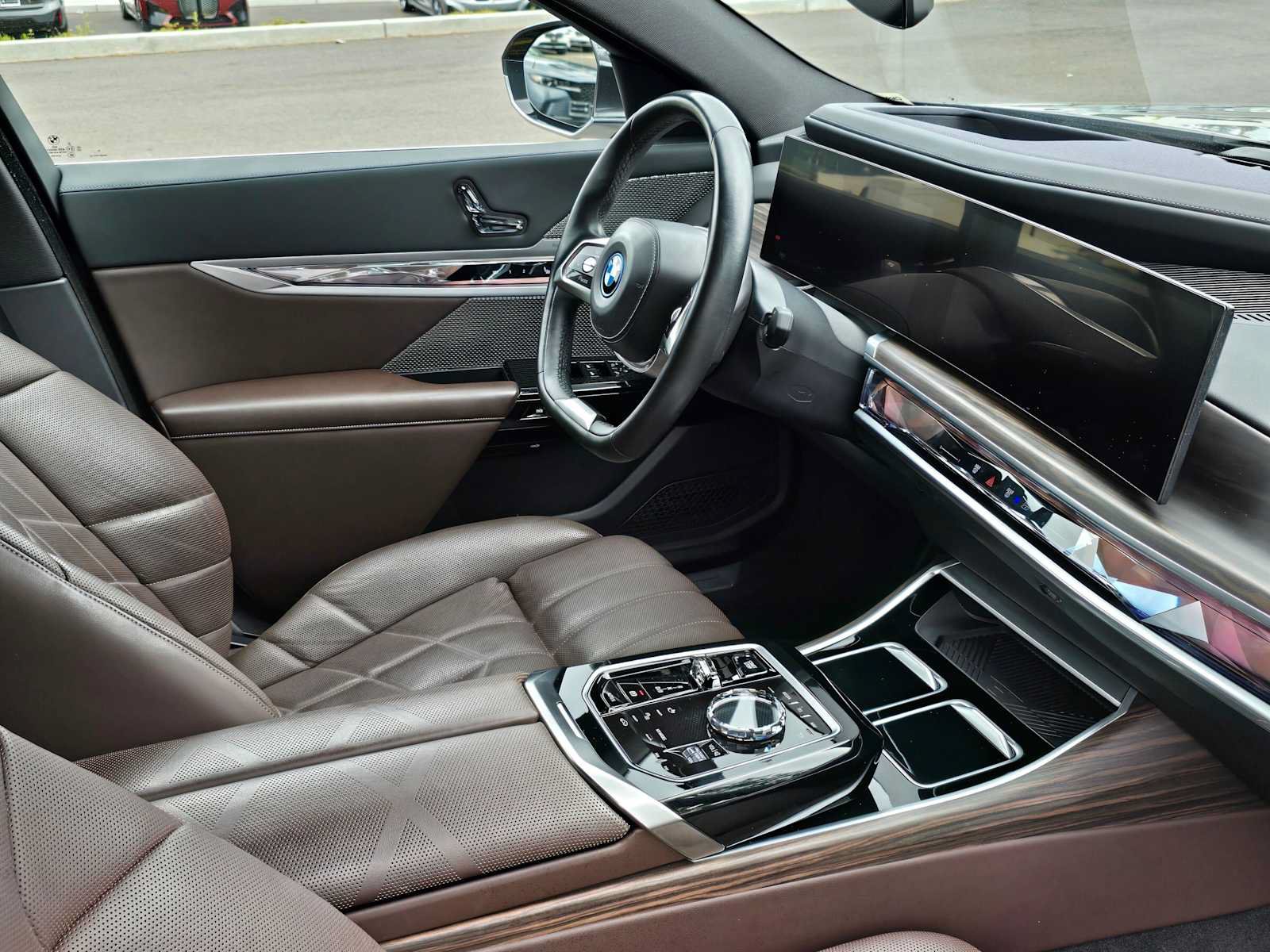 Used 2023 BMW i7 xDrive60 AWD/4WD image 10