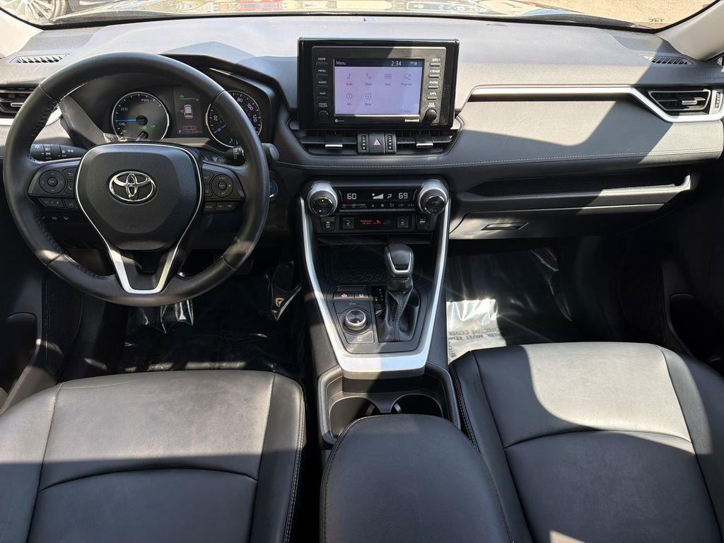 Used 2021 Toyota RAV4 XLE Premium image 20