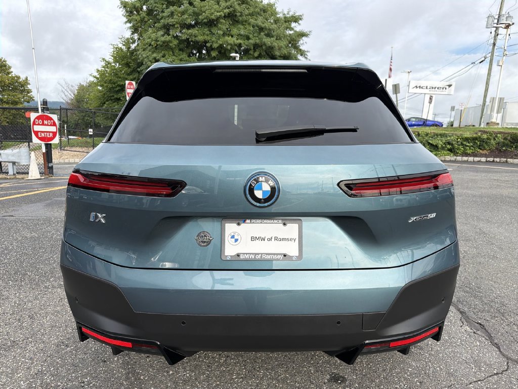 Used 2024 BMW iX xDrive50 AWD/4WD image 13
