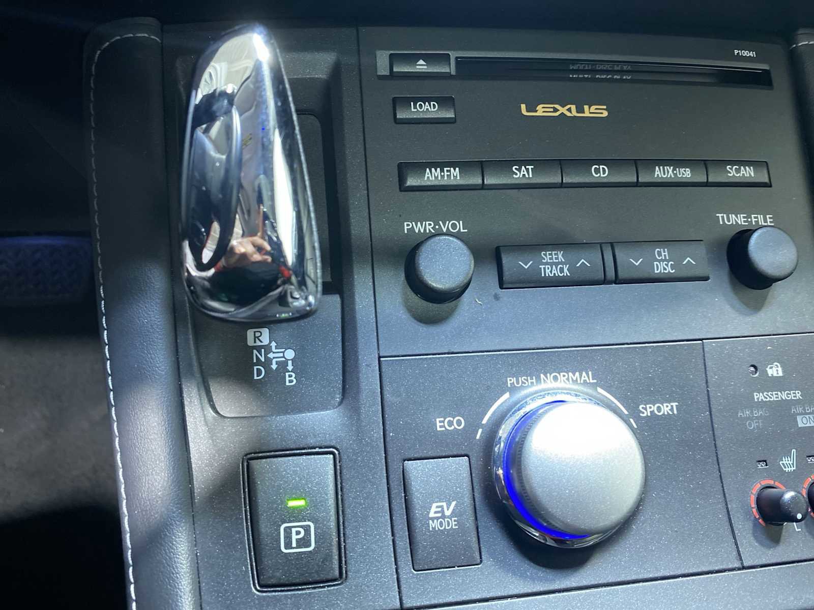 Used 2011 Lexus CT 200h Premium w/ Premium Audio Pkg FWD image 17
