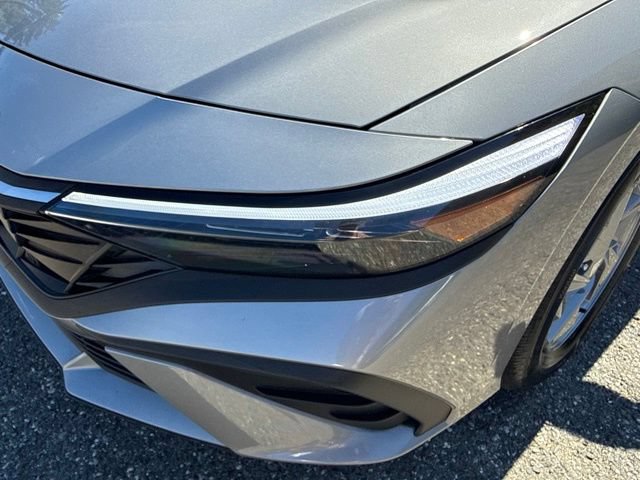 Used 2026 Hyundai Elantra SE FWD image 31