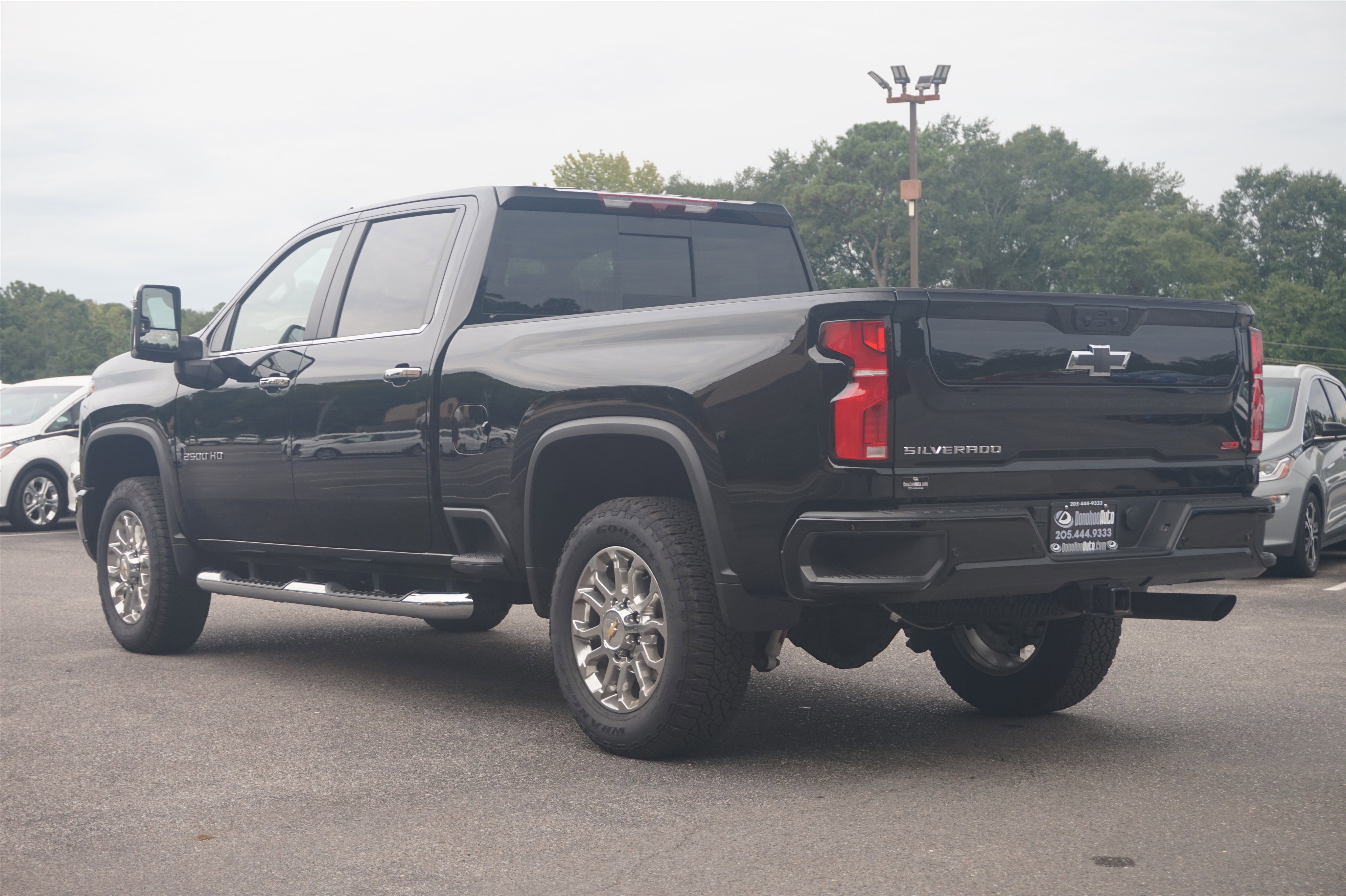 Used 2025 Chevrolet Silverado 2500 LT w/ Z71 Chrome Sport Edition image 7