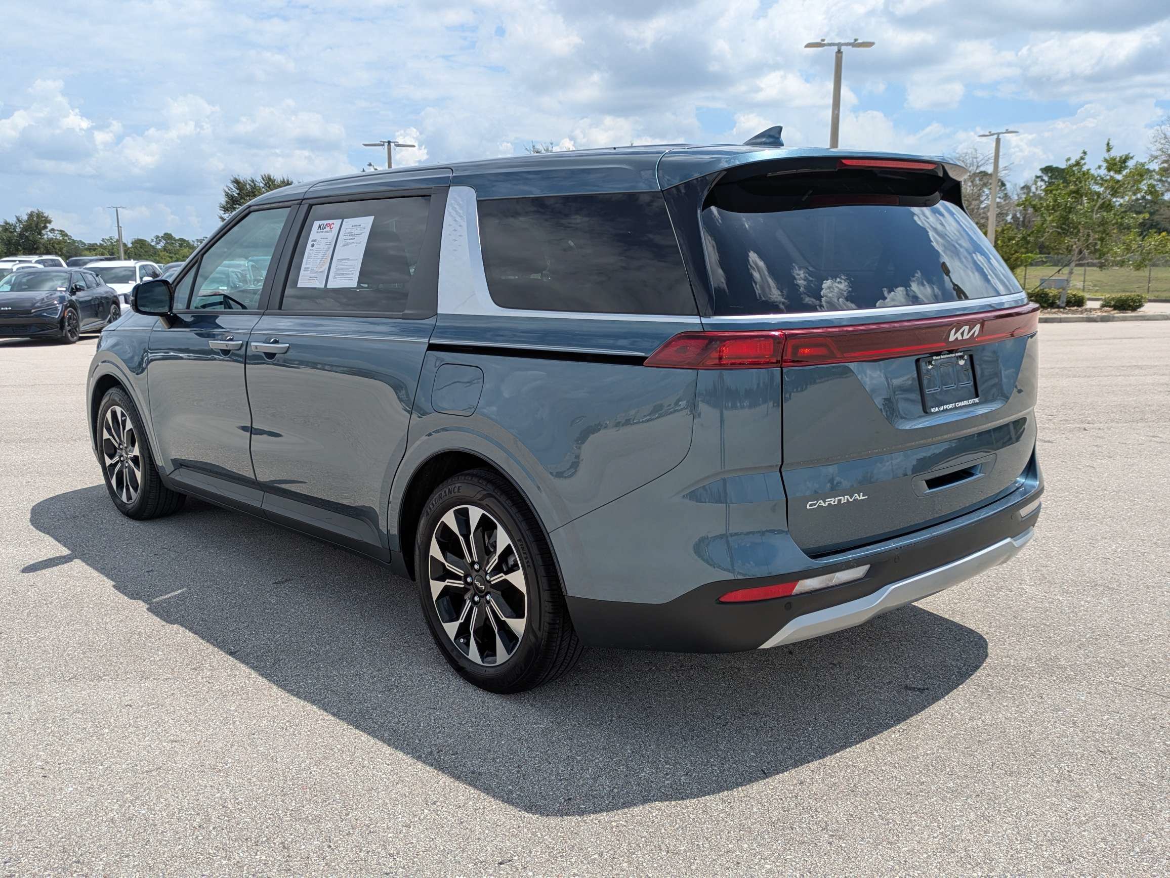 Certified 2024 Kia Carnival EX FWD image 7