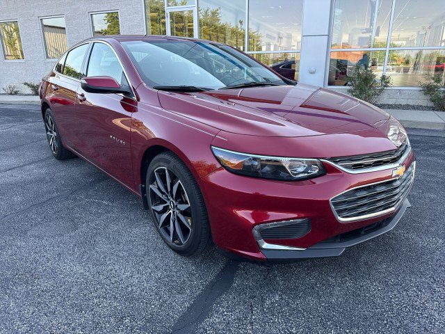 Used 2018 Chevrolet Malibu LT FWD image 1