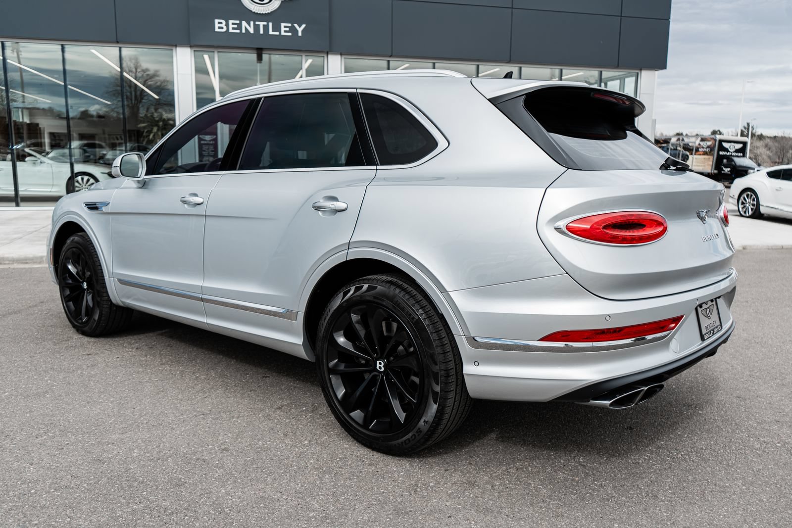 Certified 2023 Bentley Bentayga AWD/4WD image 9
