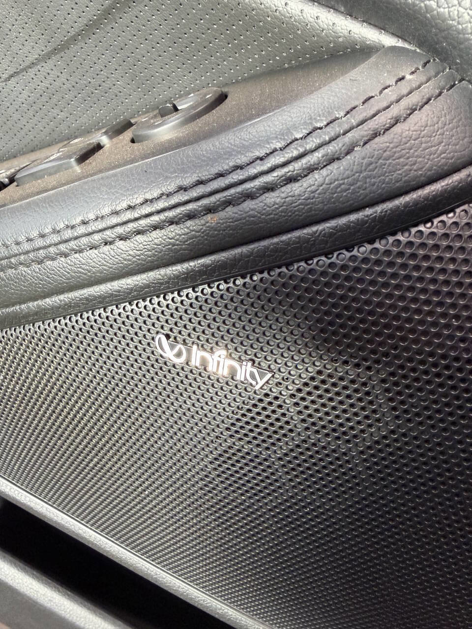 Used 2011 Kia Optima EX w/ Hybrid Premium Technology Pkg FWD image 16