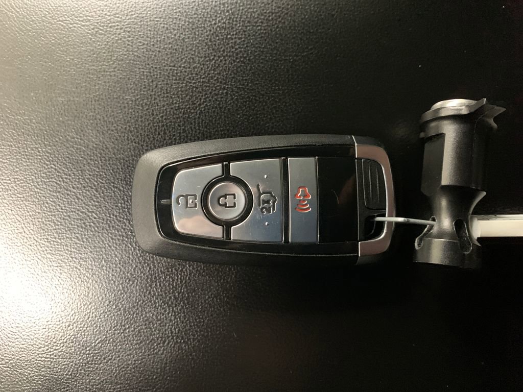 Used 2022 Ford Explorer XLT image 15