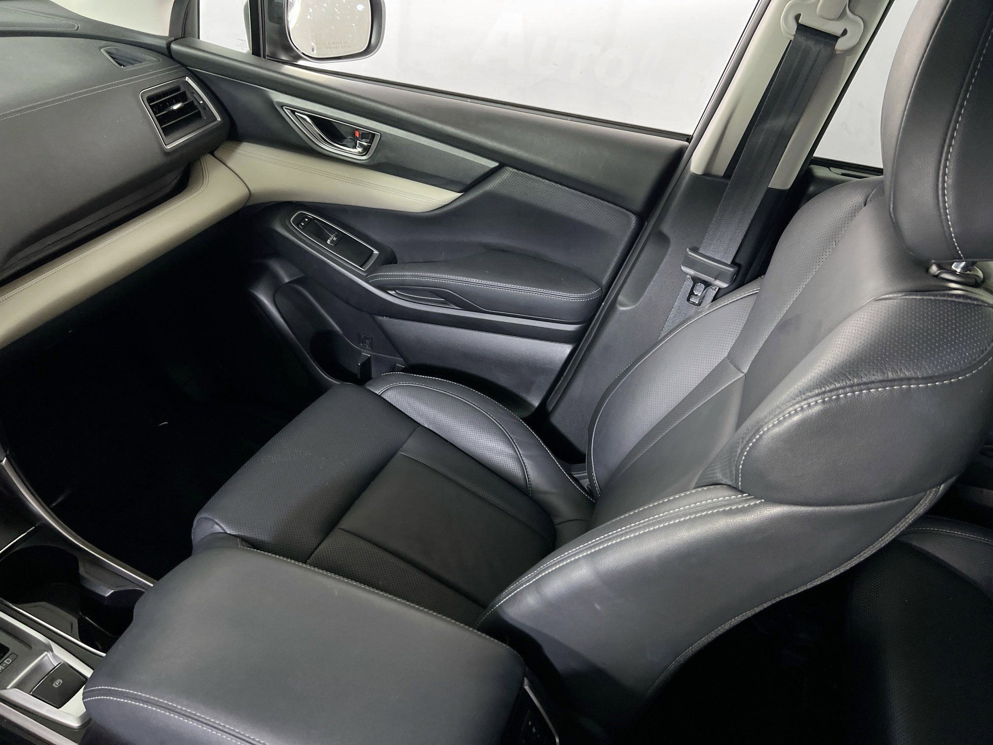 Used 2022 Subaru Ascent Limited image 22