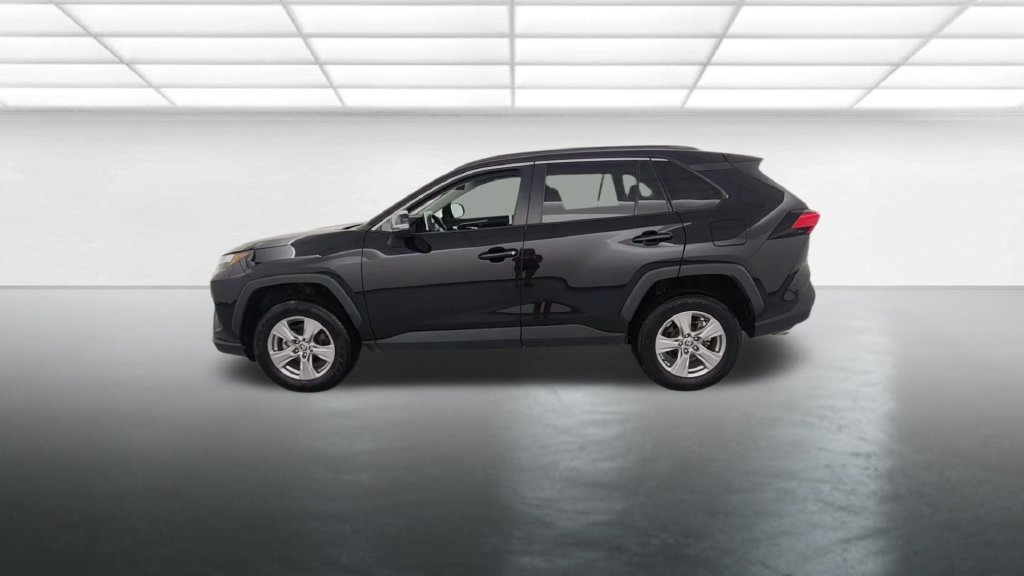 Used 2024 Toyota RAV4 XLE FWD image 4
