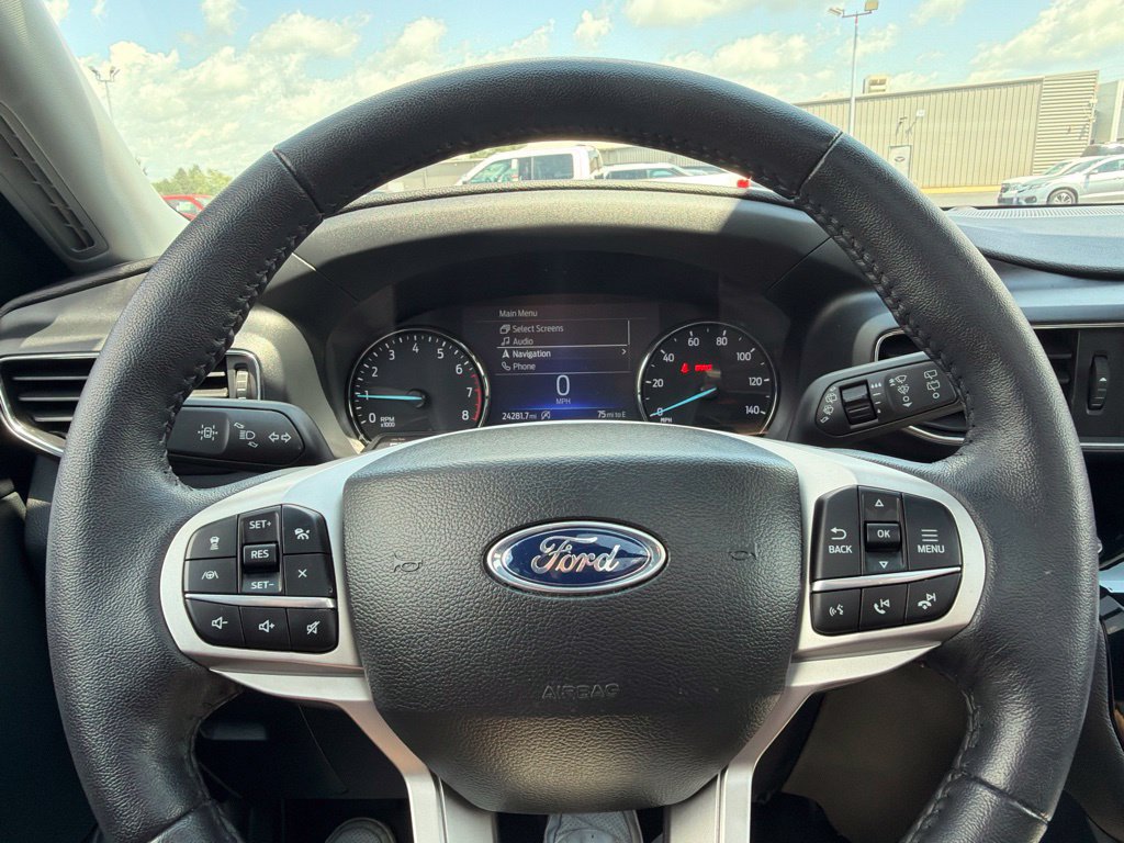 Certified 2023 Ford Explorer Limited w/ Limited Technology Package AWD/4WD image 18