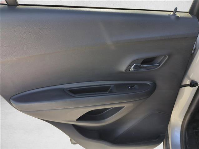 Used 2020 Chevrolet Trax LS w/ Tint and Cruise Package AWD/4WD image 10