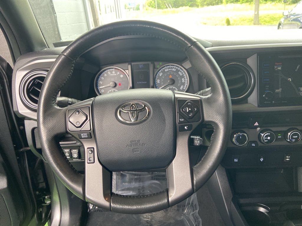 Used 2017 Toyota Tacoma TRD Off-Road w/ Tow Package (A/T) AWD/4WD image 18