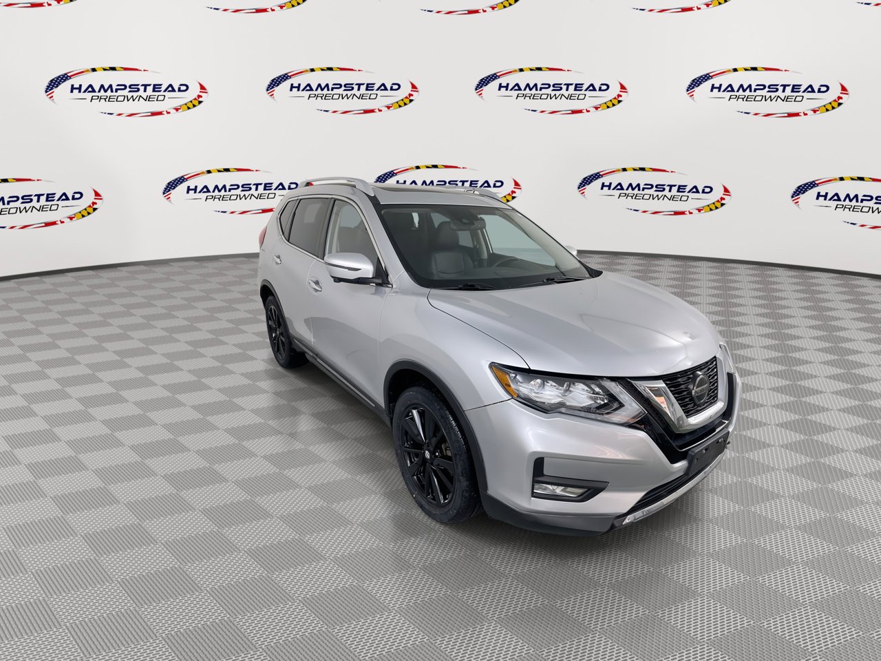 Used 2019 Nissan Rogue SL w/ Premium Package image 2
